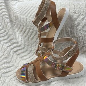Rachel Zoe Girls Tan Shiny & Glittery Sandals VELCRO STRAPS,  Girls' 4 EUC!